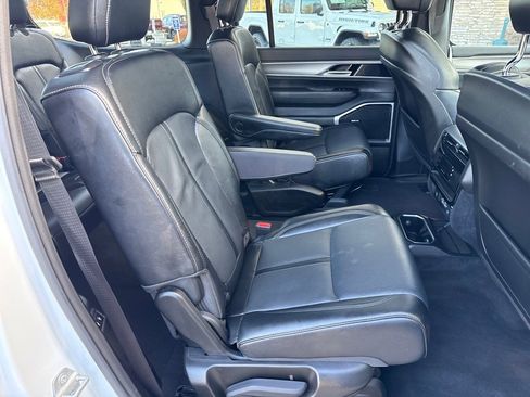 Used 2024 Jeep Wagoneer Series II image 27