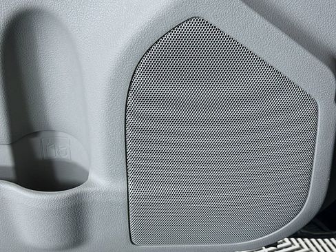 Used 2012 Toyota Camry LE image 17