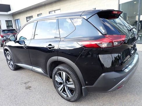 Used 2023 Nissan Rogue SL w/ SL Premium Package image 3