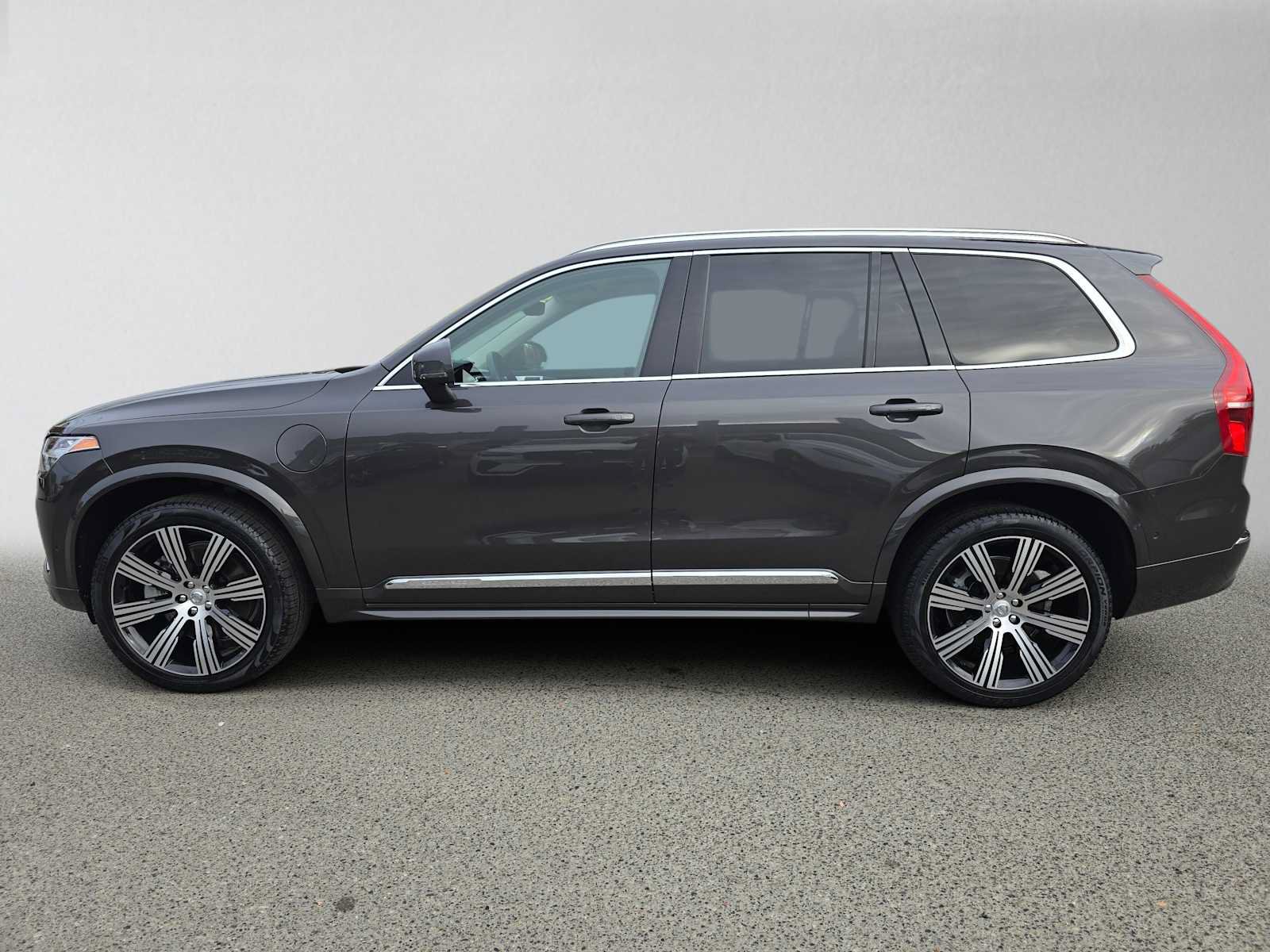 Used 2023 Volvo XC90 T8 Ultimate AWD/4WD image 6