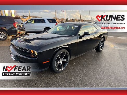 Used 2015 Dodge Challenger SXT Plus image 4