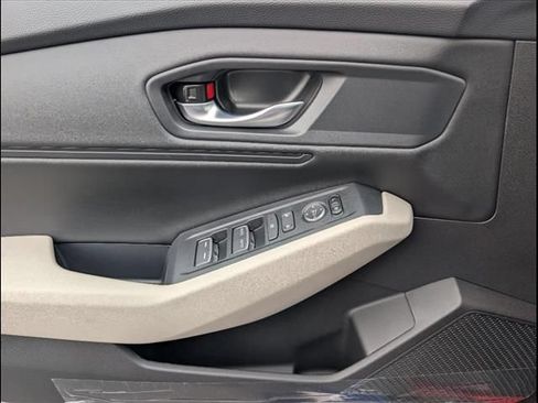 Used 2025 Honda Accord SE image 16