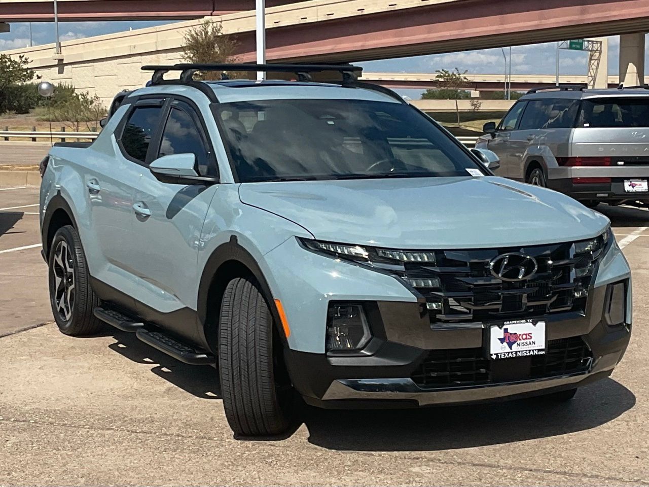 Used 2023 Hyundai Santa Cruz Limited AWD/4WD image 2