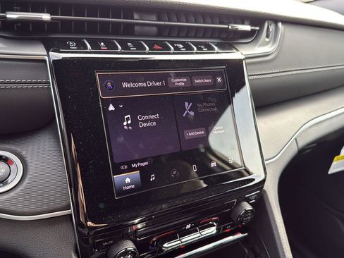 New 2025 Jeep Grand Cherokee Laredo X image 17