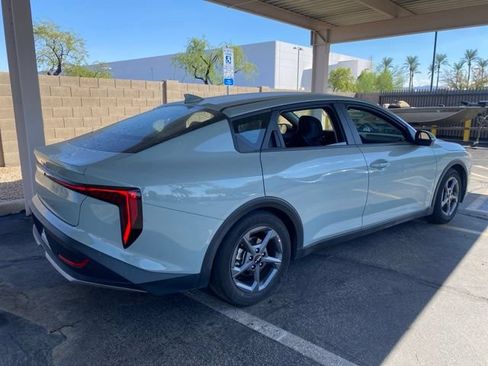 Used 2025 Kia K4 FWD image 3