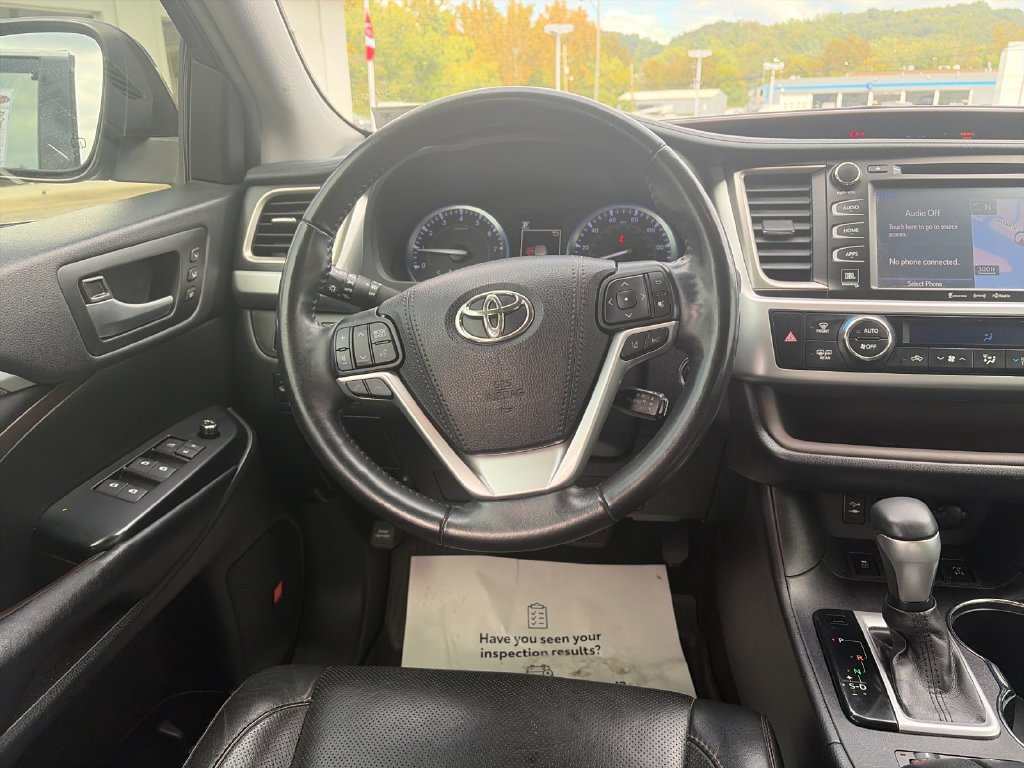 Used 2019 Toyota Highlander Limited Platinum AWD/4WD image 17