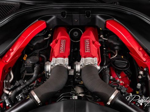 Used 2019 Ferrari Portofino image 8