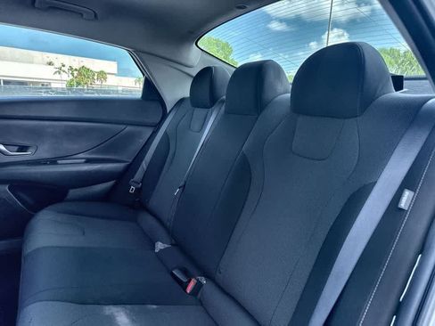 Used 2024 Hyundai Elantra SE FWD image 22