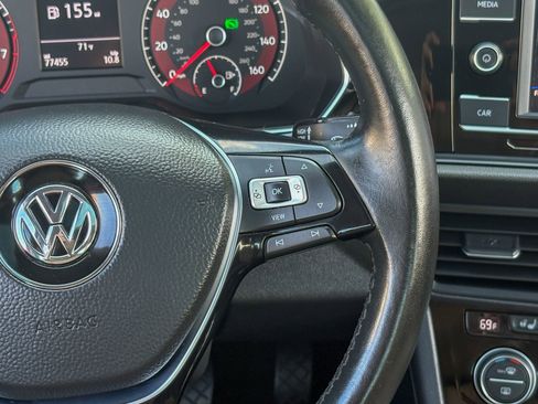Used 2019 Volkswagen Jetta SE w/ Cold Weather Package FWD image 33