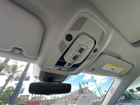 Used 2021 Audi e-tron Prestige w/ Prestige Package image 25