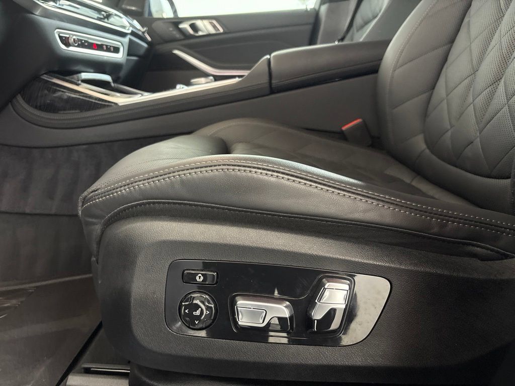 Certified 2026 BMW X7 xDrive40i w/ M Sport Package AWD/4WD image 28