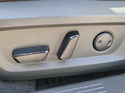 Certified 2023 Nissan Rogue SV FWD image 16