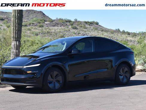 Used 2026 Tesla Model Y AWD image 1