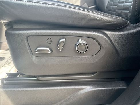 Used 2022 Cadillac Escalade ESV Premium Luxury Platinum image 14