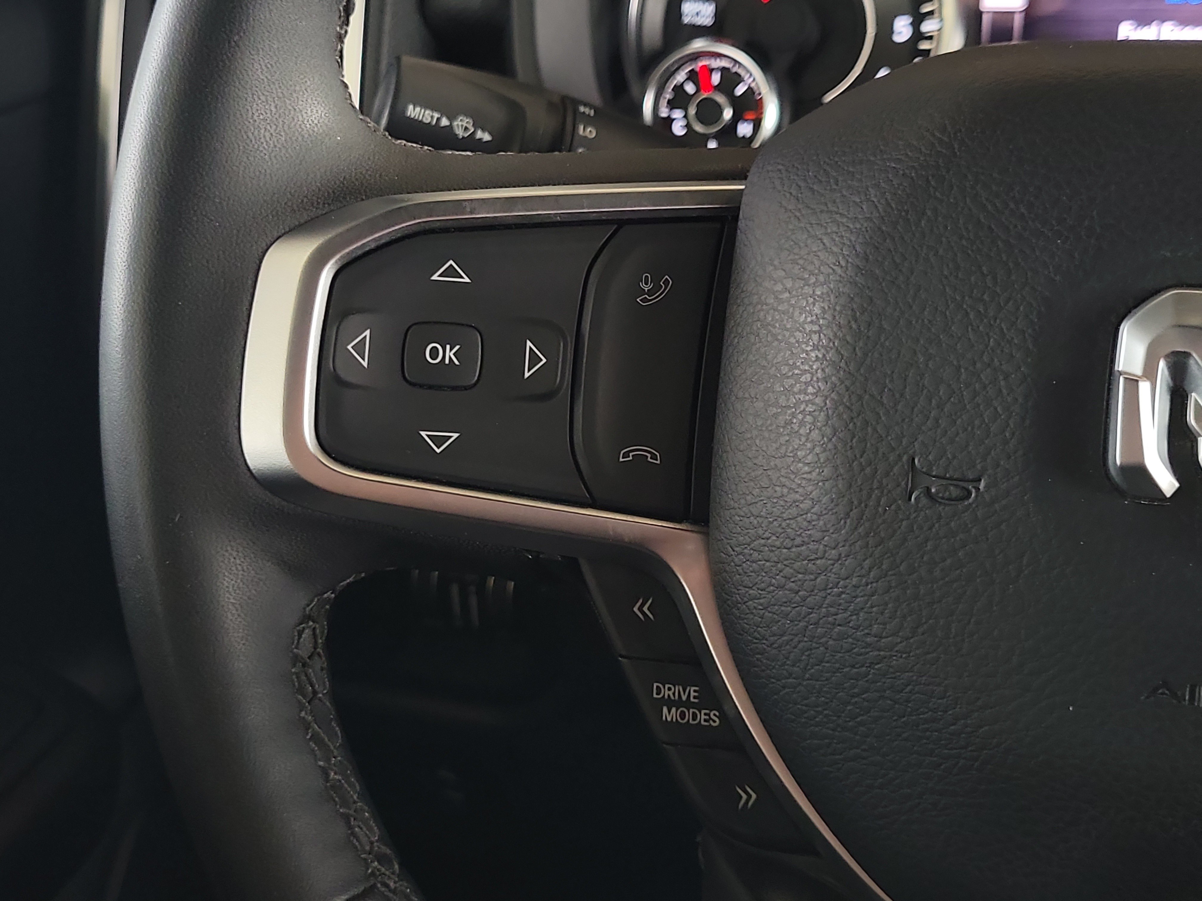 Used 2025 RAM 1500 Big Horn AWD/4WD image 23