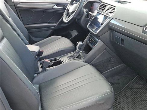Used 2023 Volkswagen Tiguan SE R-Line image 21