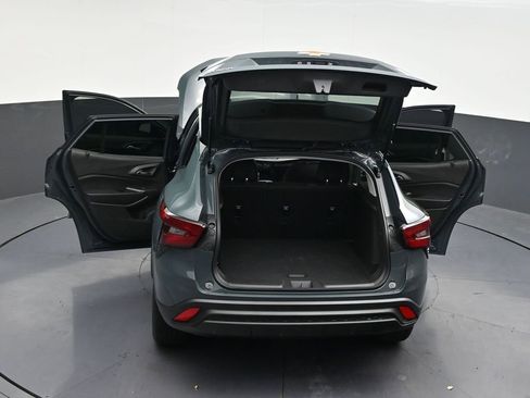 Used 2025 Chevrolet Trax LS FWD image 36
