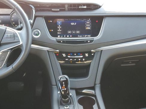 Used 2023 Cadillac XT5 Luxury image 25