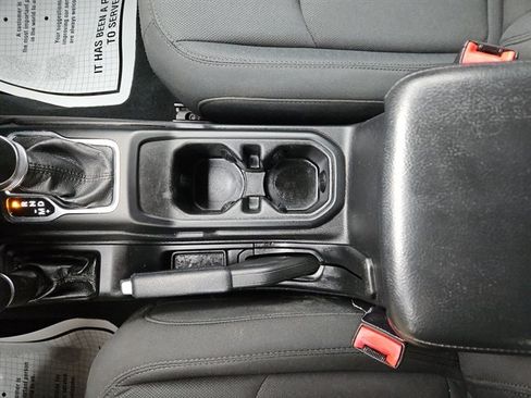 Used 2018 Jeep Wrangler Unlimited Sport image 22