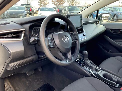 Used 2022 Toyota Corolla LE image 17