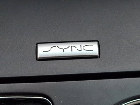 Used 2016 Ford Explorer Platinum image 32