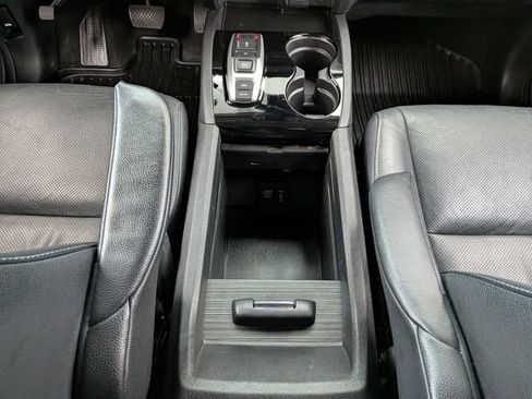 Used 2018 Honda Pilot Elite image 36