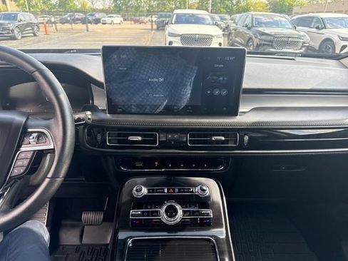 Certified 2023 Lincoln Nautilus AWD w/ Premium Package image 19