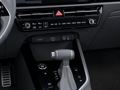 New 2025 Kia Niro EX Touring image 24