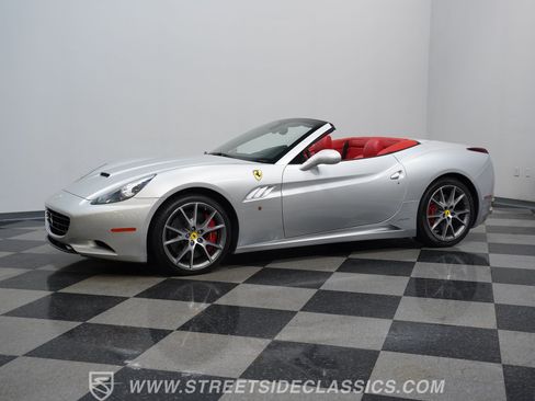 Used 2010 Ferrari California RWD image 7