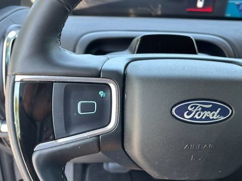 Used 2025 Ford Expedition Platinum w/ Driver's Package AWD/4WD image 23