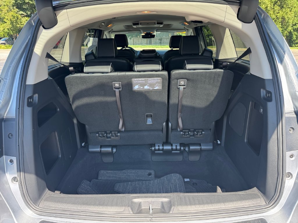 Used 2025 Honda Odyssey Touring image 16