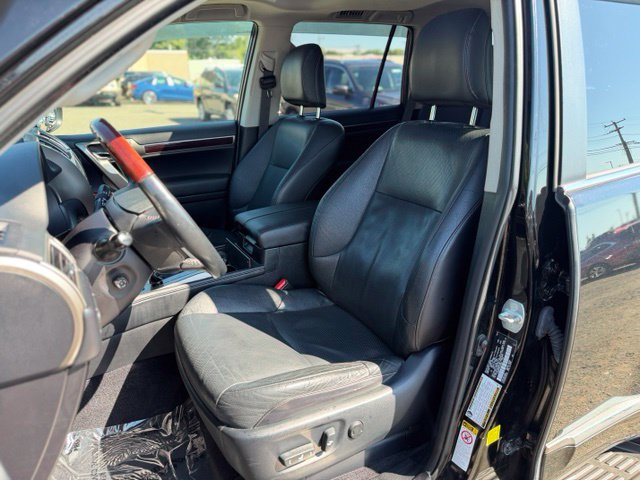 Used 2015 Lexus GX 460 w/ Premium Package AWD/4WD image 14