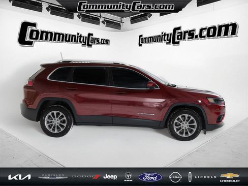 Used 2019 Jeep Cherokee Latitude w/ Popular Appearance Group image 8