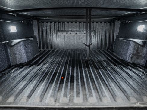 Used 2024 Toyota Tacoma TRD Off-Road image 23