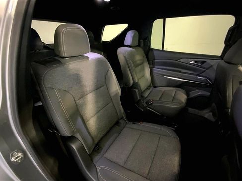 Used 2024 Chevrolet Traverse LT image 23