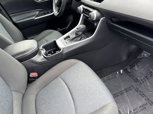 Certified 2022 Toyota RAV4 XLE image 20