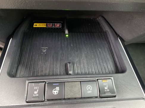 Used 2026 Toyota Corolla Cross XLE AWD/4WD image 14