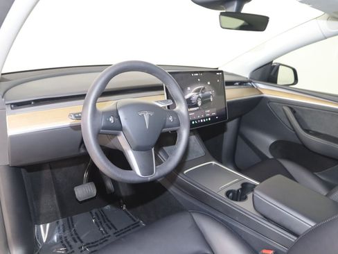 Used 2024 Tesla Model Y Long Range RWD image 25