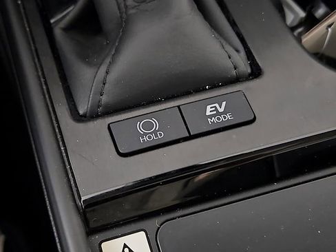 Used 2025 Lexus ES 300h w/ Premium Package FWD image 31