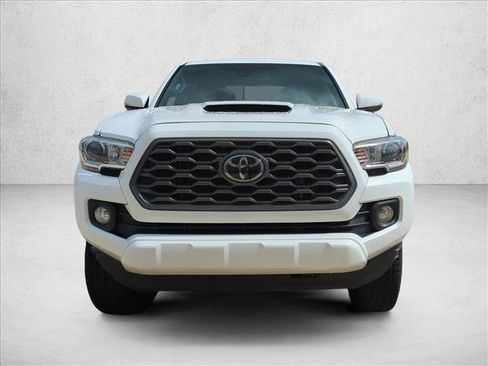 Used 2021 Toyota Tacoma TRD Sport w/ Technology Package RWD image 2