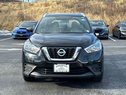 Used 2019 Nissan Kicks SV image 2