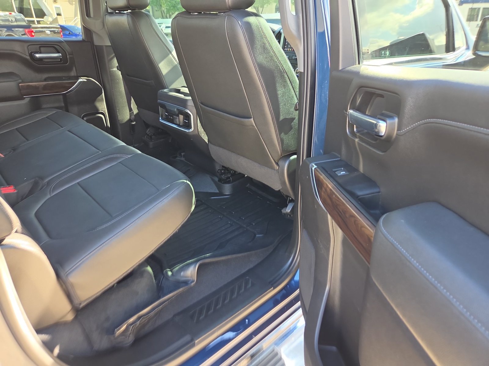 Used 2022 GMC Sierra 1500 SLT AWD/4WD image 25