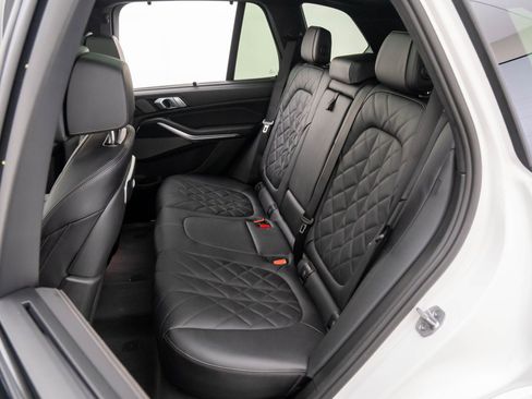 New 2026 BMW X5 xDrive40i w/ Executive Package image 17