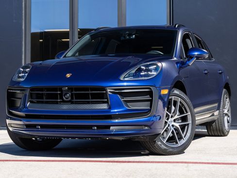 Certified 2025 Porsche Macan image 1