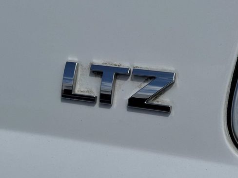 Used 2015 Chevrolet Suburban LTZ AWD/4WD image 13