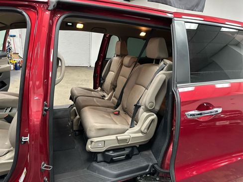 Used 2022 Honda Odyssey EX image 35