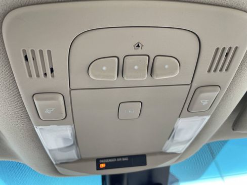 Used 2006 Cadillac DTS FWD image 26