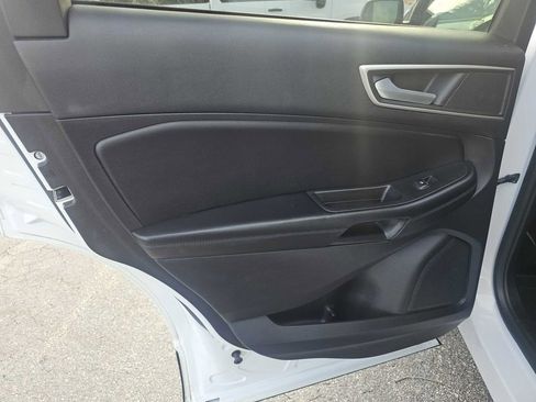 Used 2022 Ford Edge SEL image 12