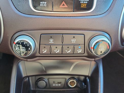 Used 2012 Hyundai Tucson GLS image 32