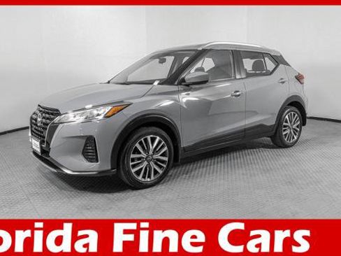 Used 2023 Nissan Kicks SV image 1